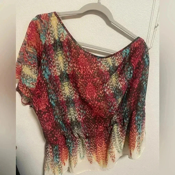 A.N.A. Red Pink Abstract Print One Shoulder Flutter Sleeve Peplum Blouse Top M - Picture 2 of 4